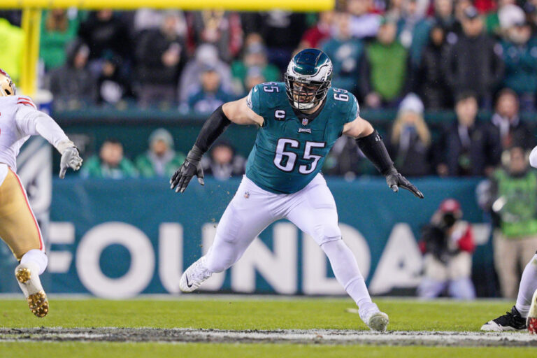 Eagles Lane Johnson Fights Through Injury in Order to Play in Super Bowl