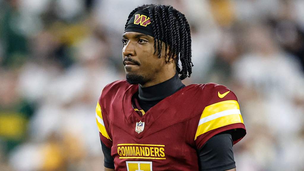 Jayden Daniels diagnosed with knee sprain