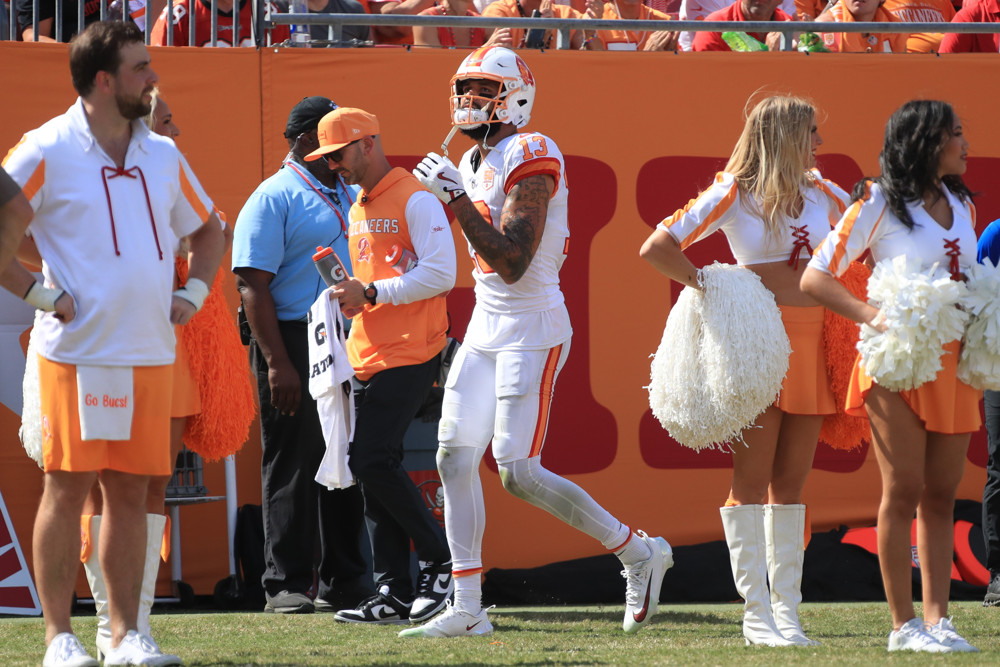 Mike Evans running with the ball